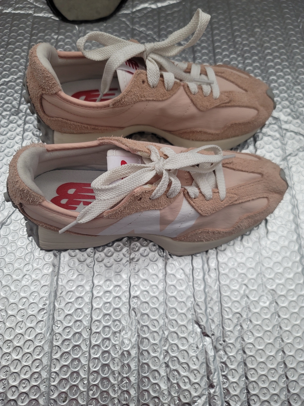 New Balance 327